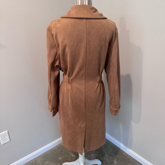 Alice Blue Chic Belted Faux Suede Trench Coat Tan Snap Button EUC Sz Large - Picture 4 of 11